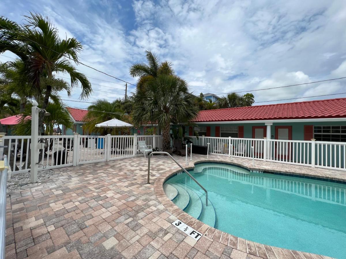 Готель Blue Waters Treasure Island Екстер'єр фото